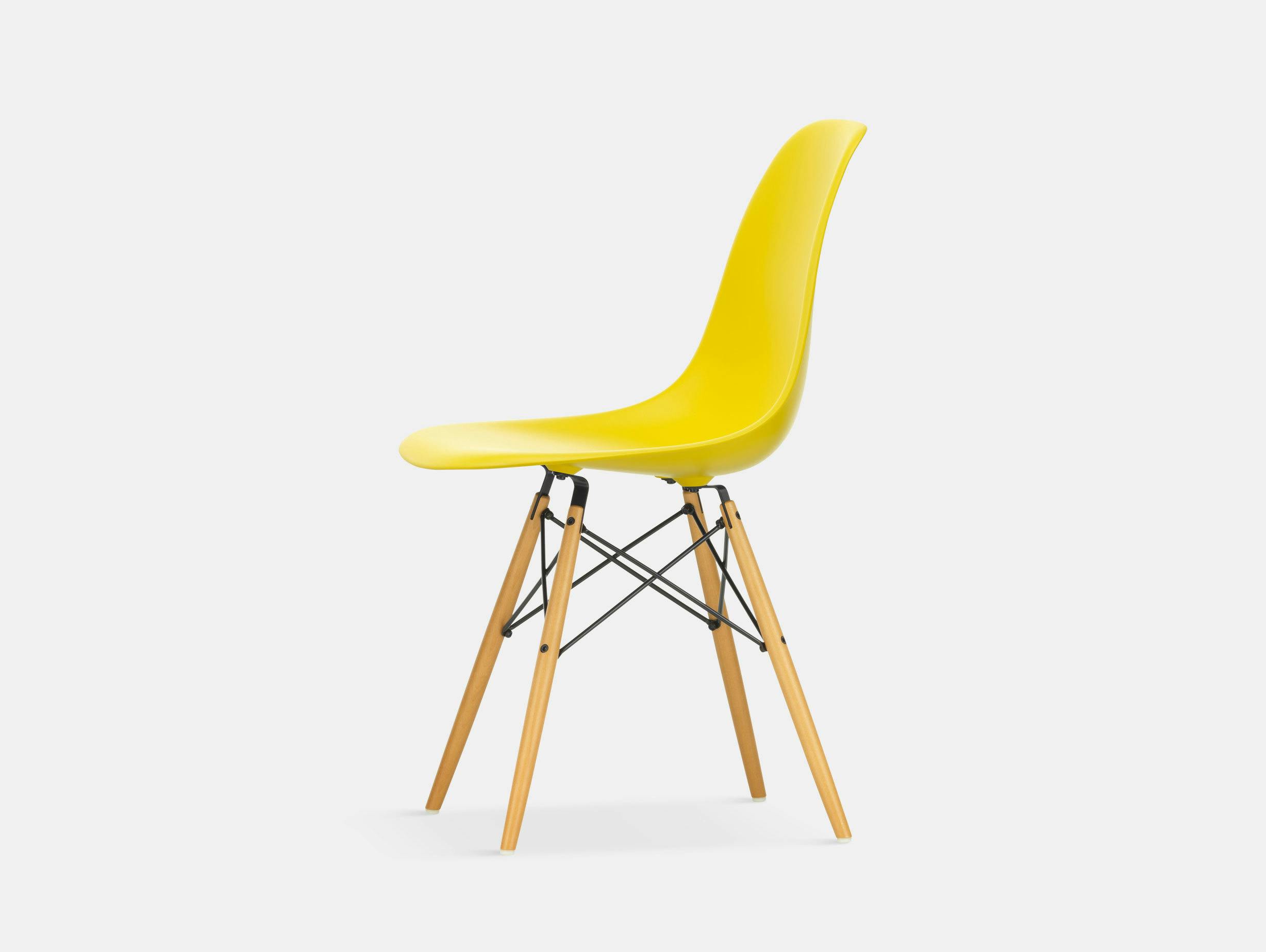 Vitra Eames DSW Plastic Side Chair sunlight golden maple legs