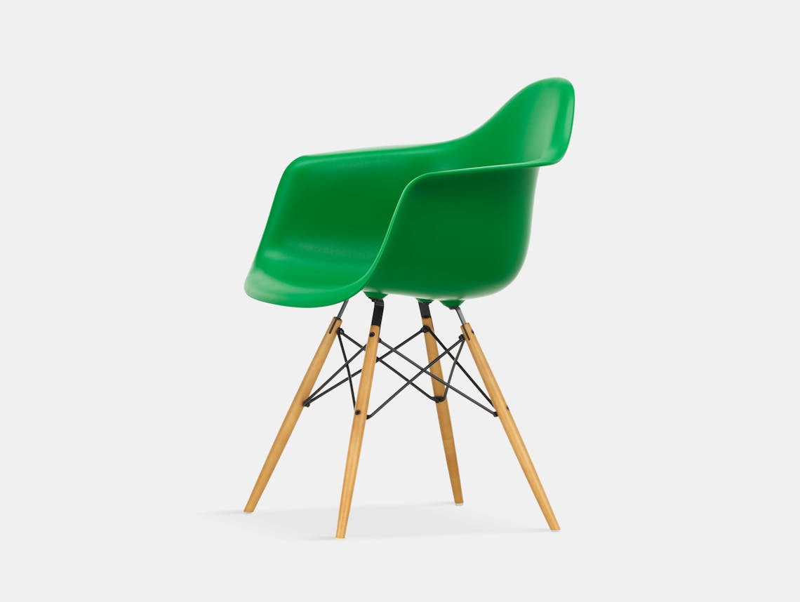 Vitra Eames Plastic Armchair DAW green golden maple legs