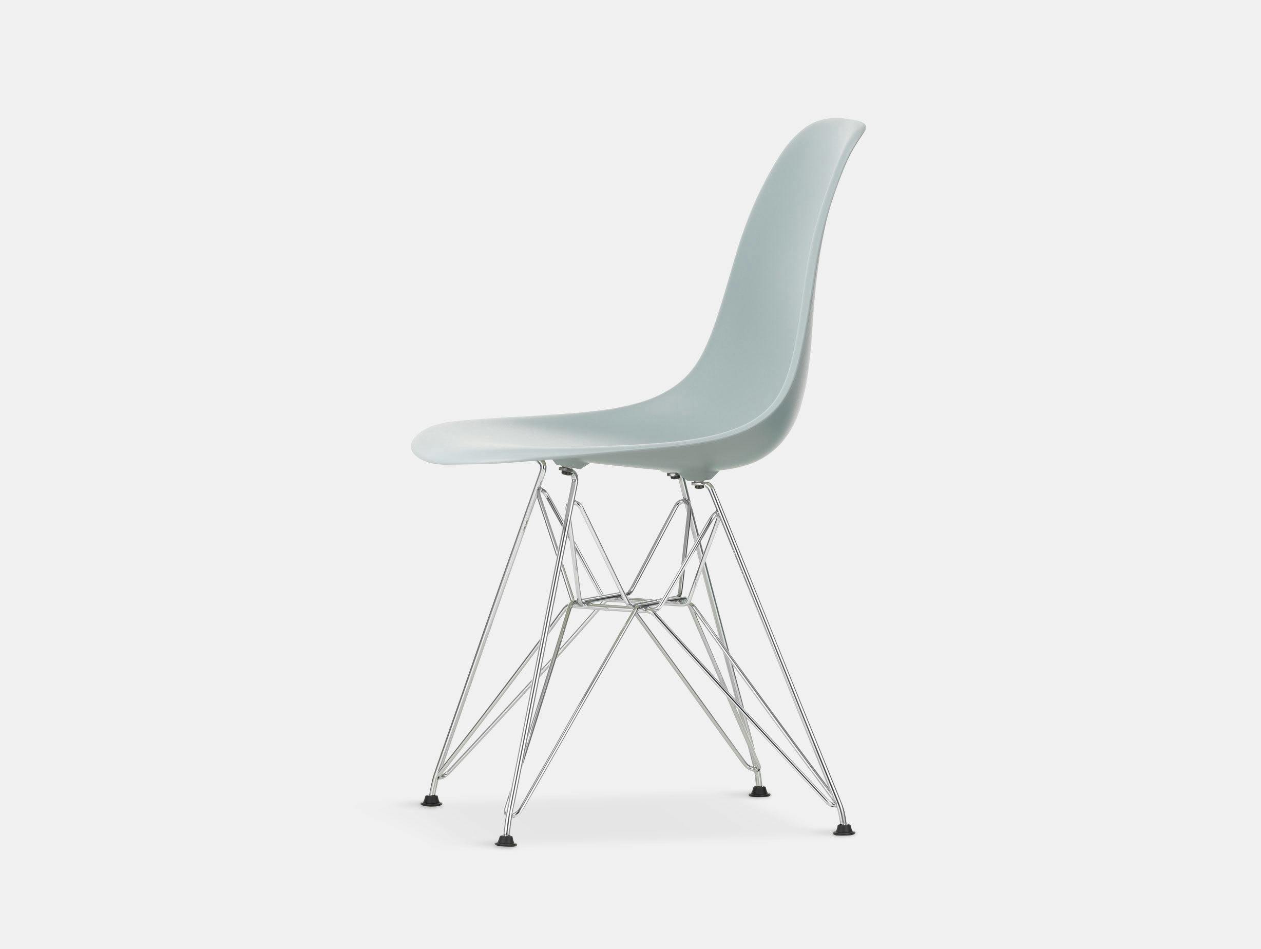 Vitra Eames Plastic Side Chair DSR light grey chrome legs
