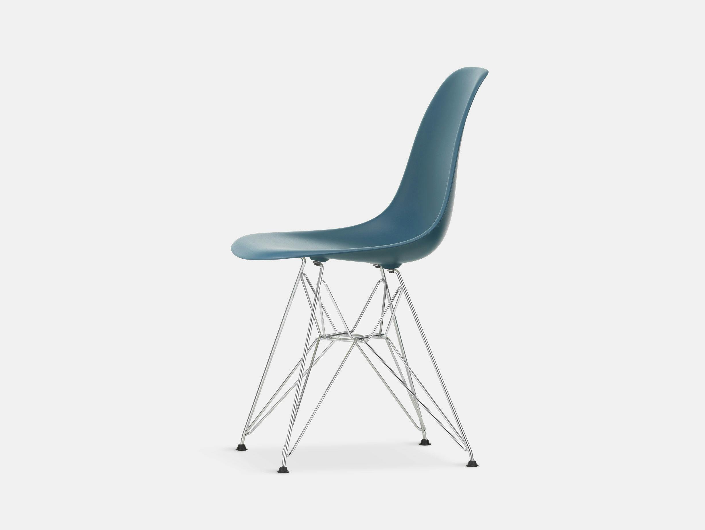 Vitra Eames Plastic Side Chair DSR sea blue chrome legs