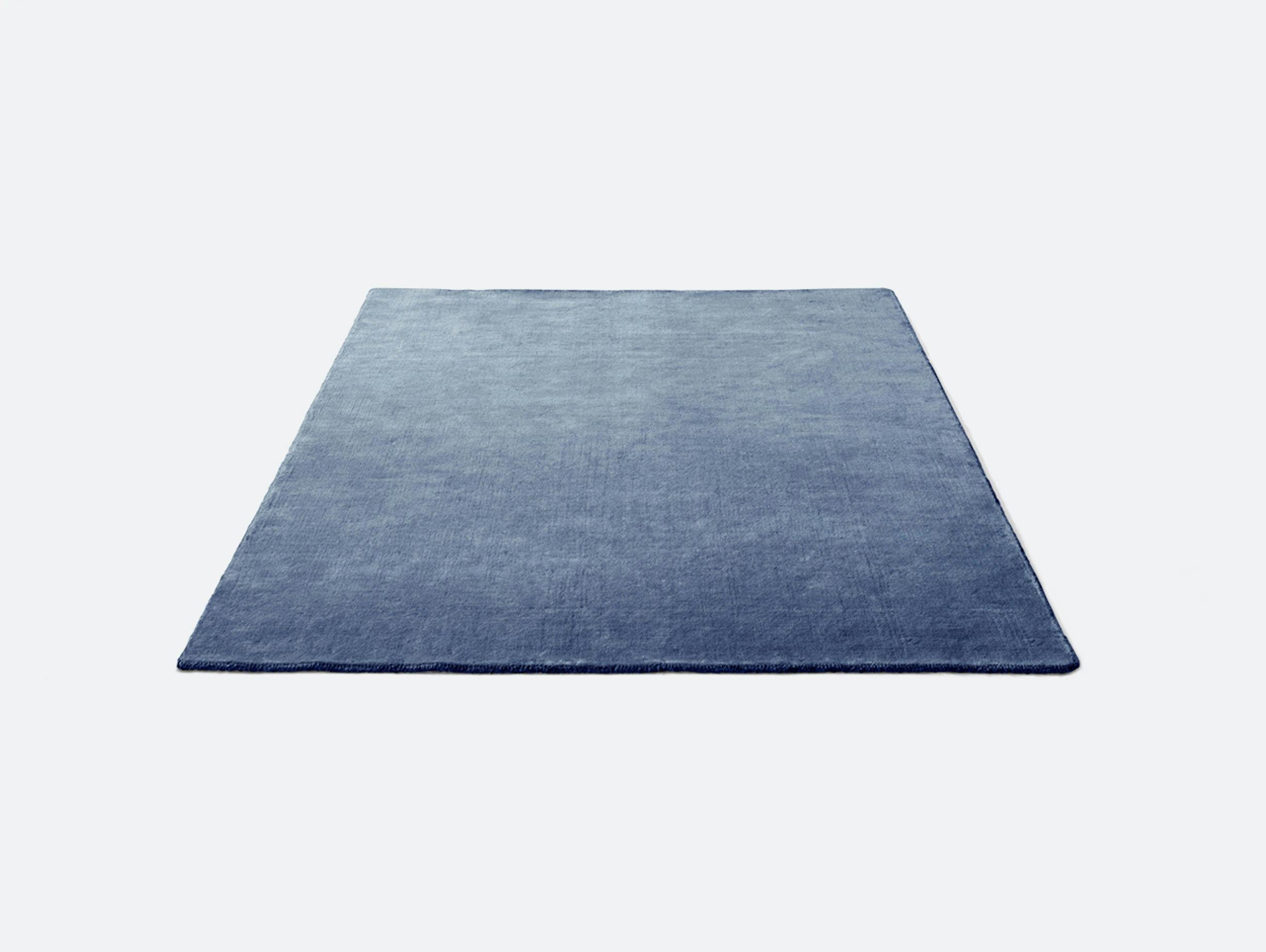 Andtradition the moor rug AP5 grey blue thunder