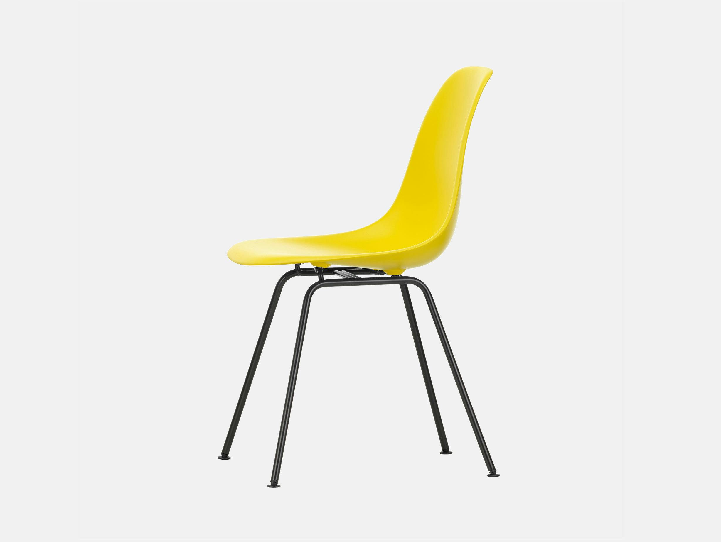 Vitra Eames DSX Plastic Chair 26 sunlight Blk