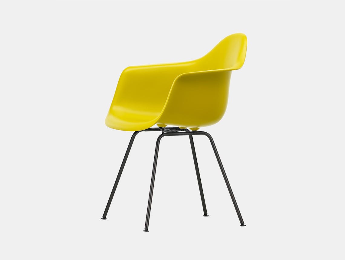Vitra Eames Plastic Armchair DAX 34 Mustard Blk