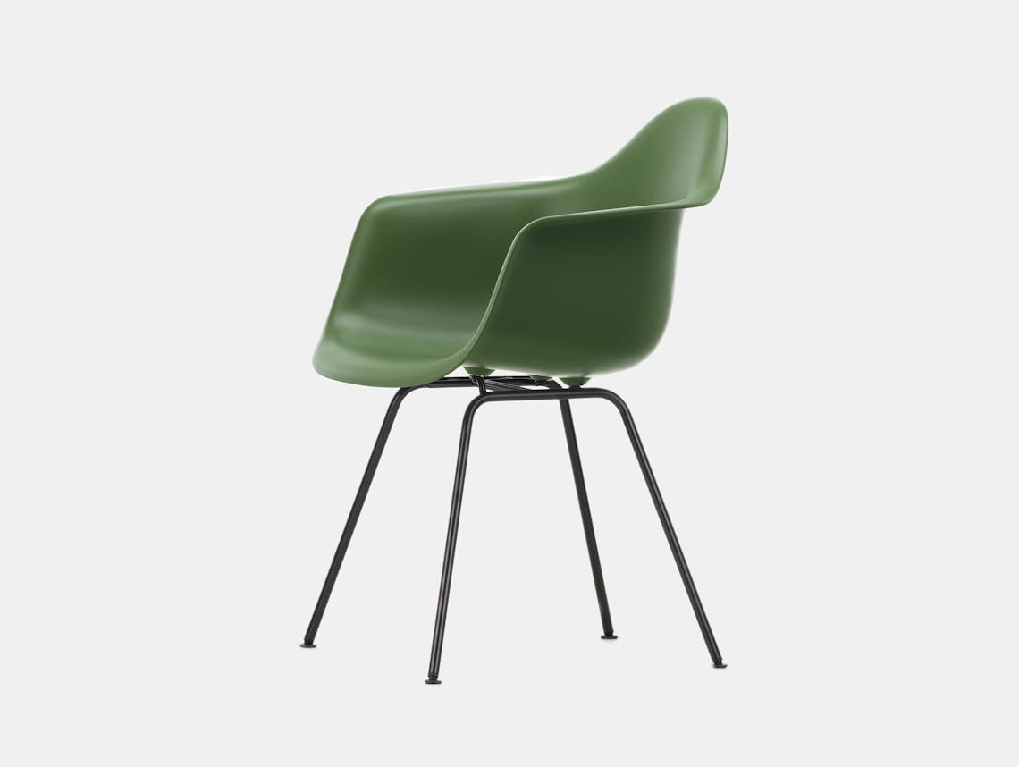 Vitra Eames Plastic Armchair DAX 48 Forest Blk
