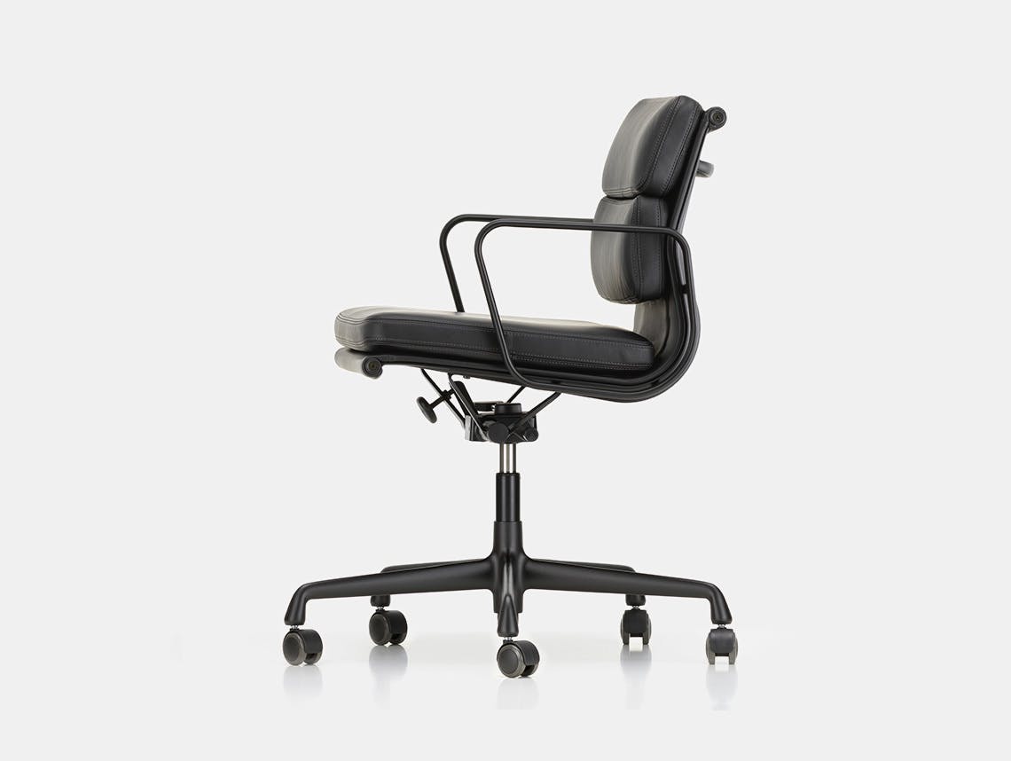 Vitra Soft Pad Group Chair black side Charles and Ray Eames