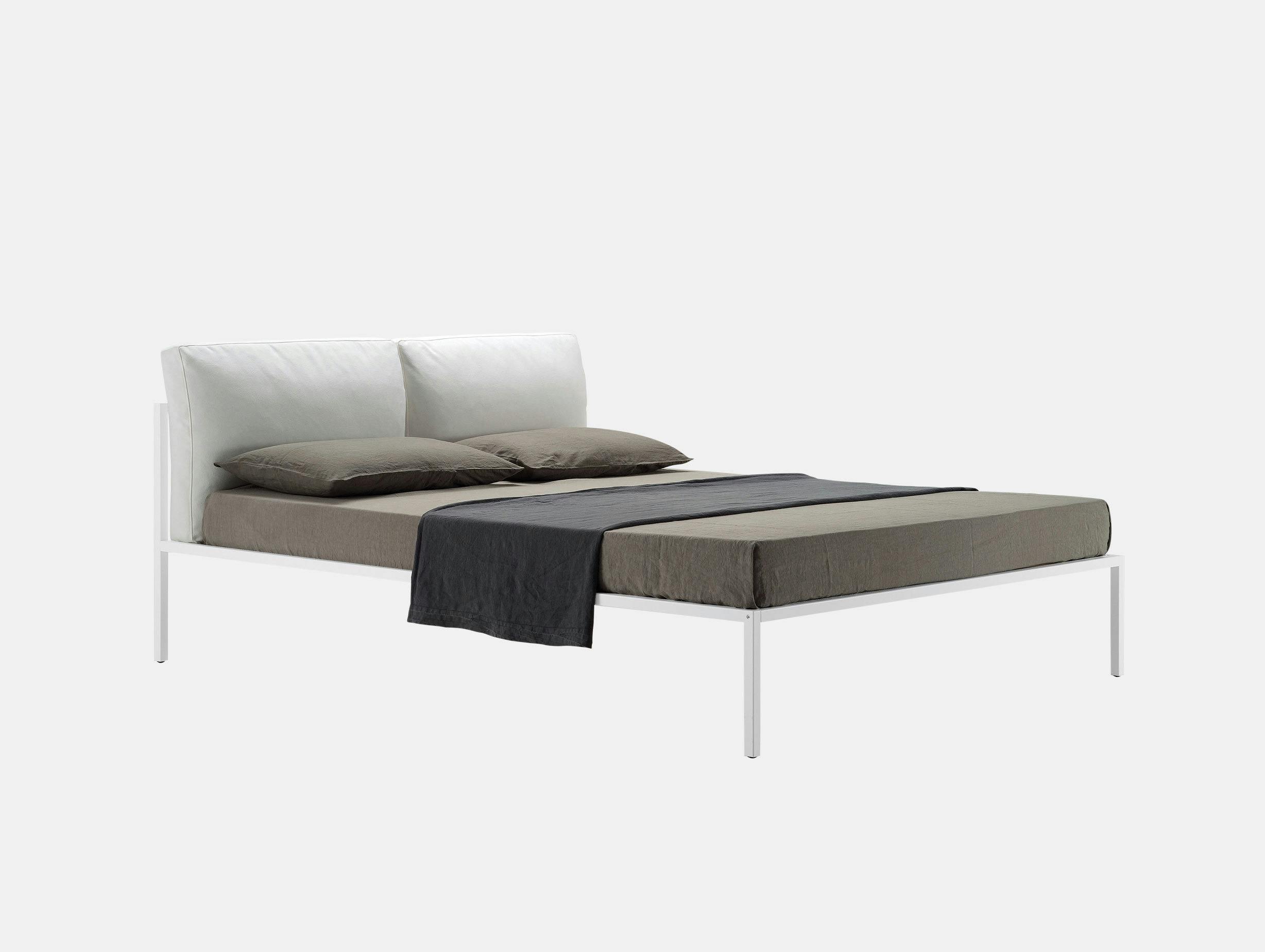 Zanotta Nyx Bed With Cushions Emaf Progetti